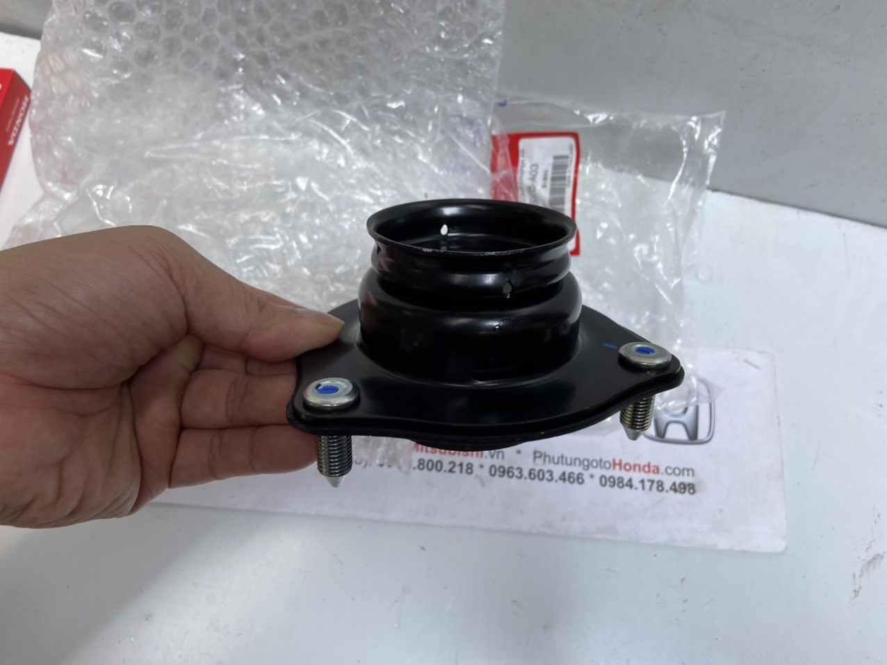 Bát bèo giảm xóc trước xe Honda CIVIC 2006-2011